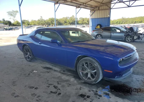2018 Dodge Challenger Sxt z USA, uszkodzony, nr VIN 2C3CDZAG0JH255203